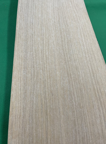 180mm Wide European Oak Veneer, 3.1m Length, 0.3mm Thick