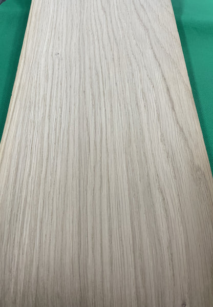 185mm Wide European Oak Veneer, 3.1m Length, 0.3mm Thick