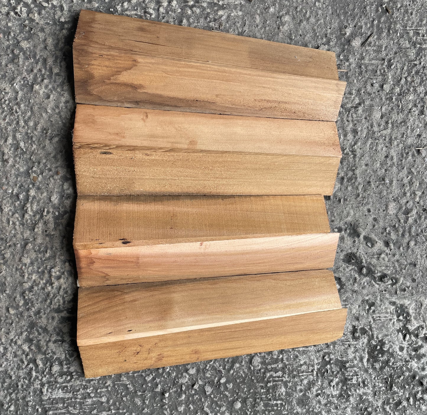 No1 Blue Label 18" Western Red Cedar Ridges - Packs of 36